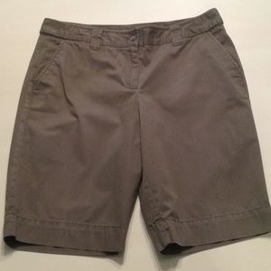 💜3 for$18. Ann Taylor Signature Fit Green Shorts